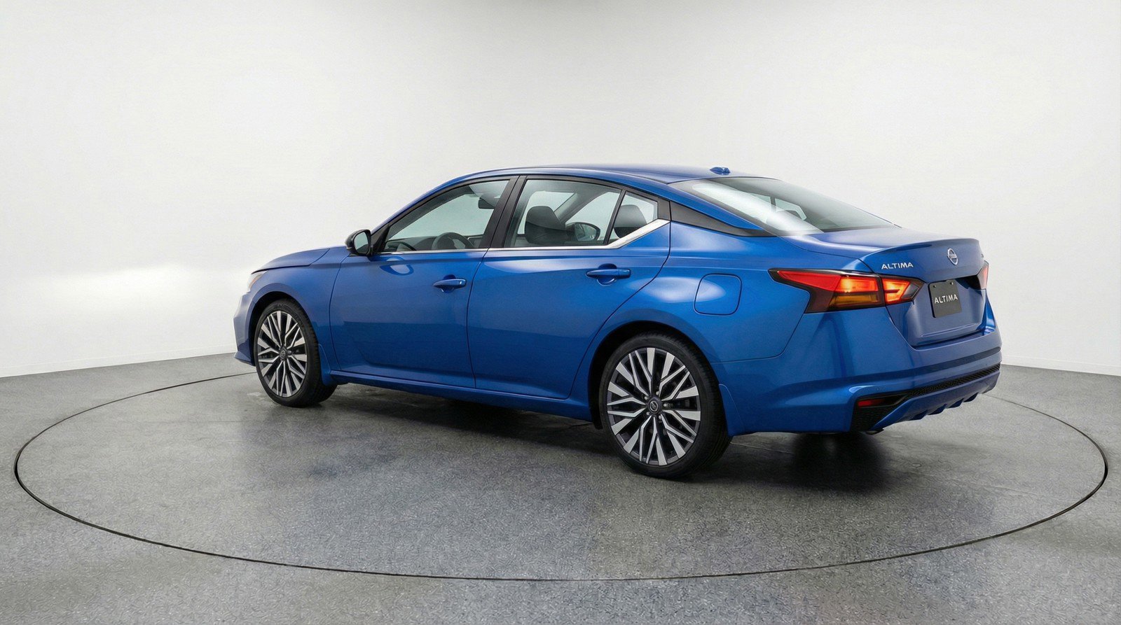 Used 2025 Nissan Altima 2.5 SV image 6