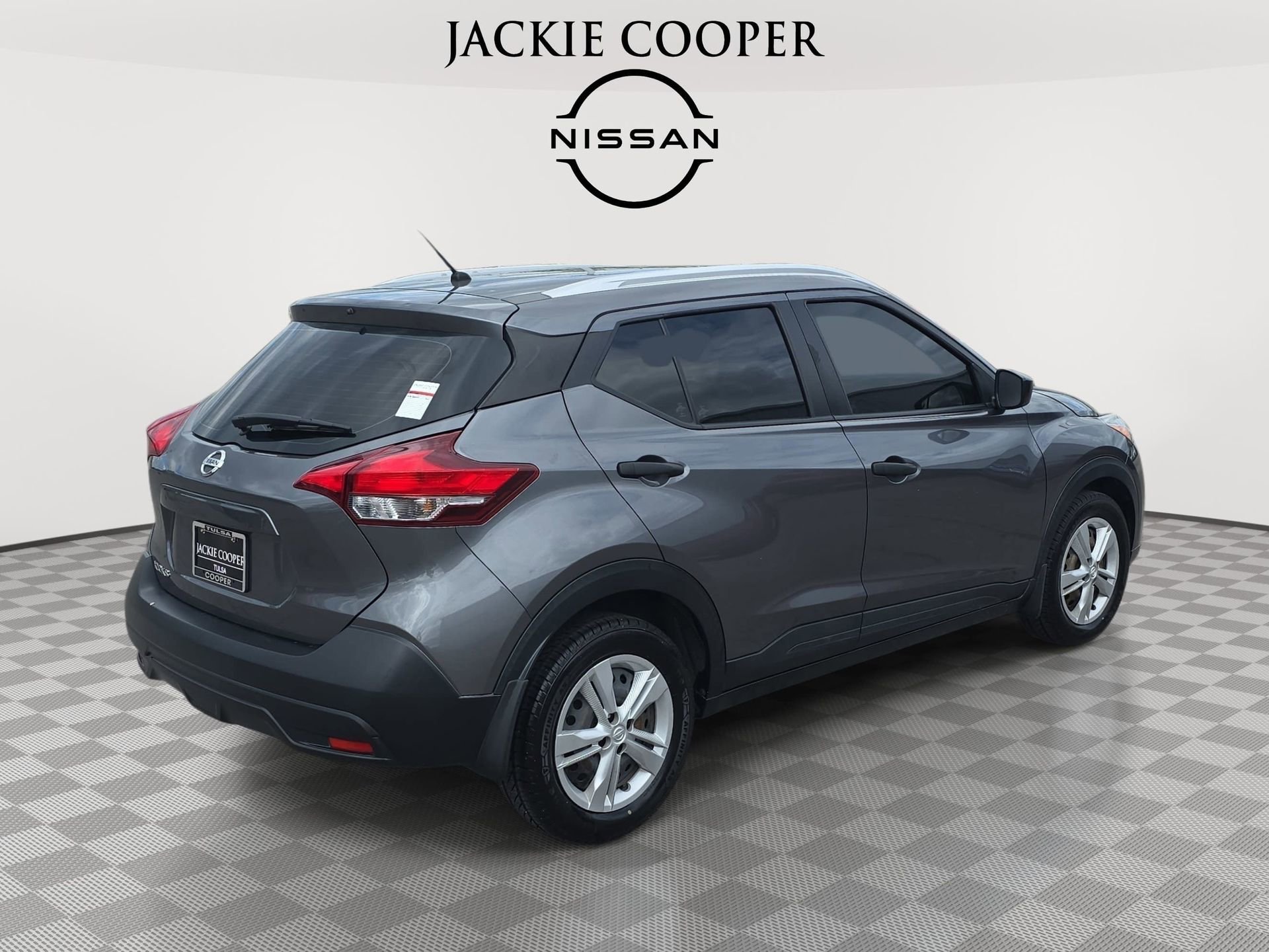 Used 2018 Nissan Kicks S FWD image 5