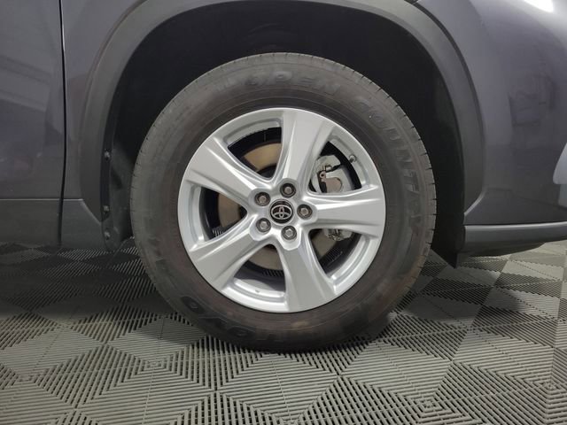 Used 2025 Toyota Highlander LE image 11