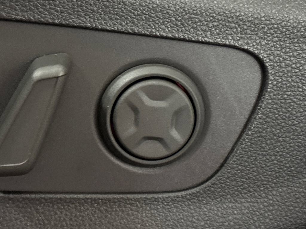 New 2026 Kia Carnival EX image 14