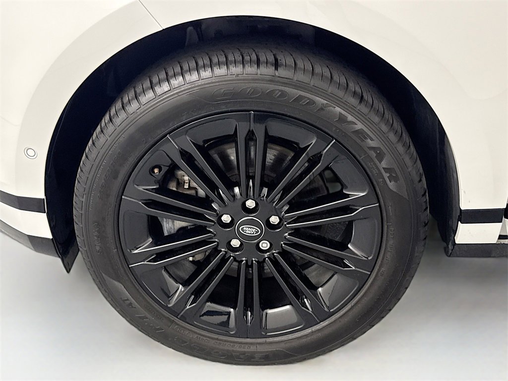 Certified 2024 Land Rover Range Rover Evoque Dynamic SE image 31