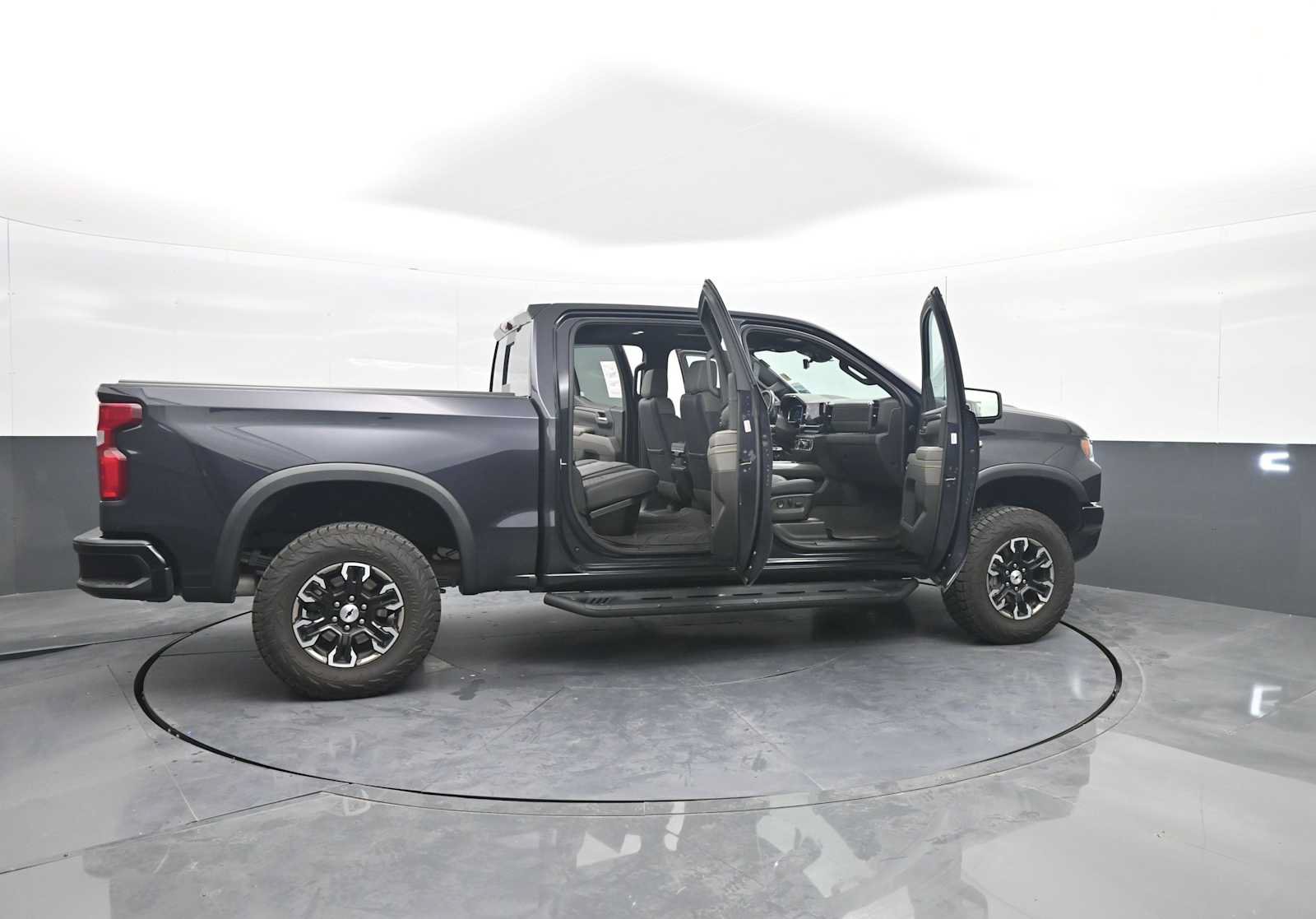 Used 2022 Chevrolet Silverado 1500 ZR2 w/ Technology Package AWD/4WD image 52