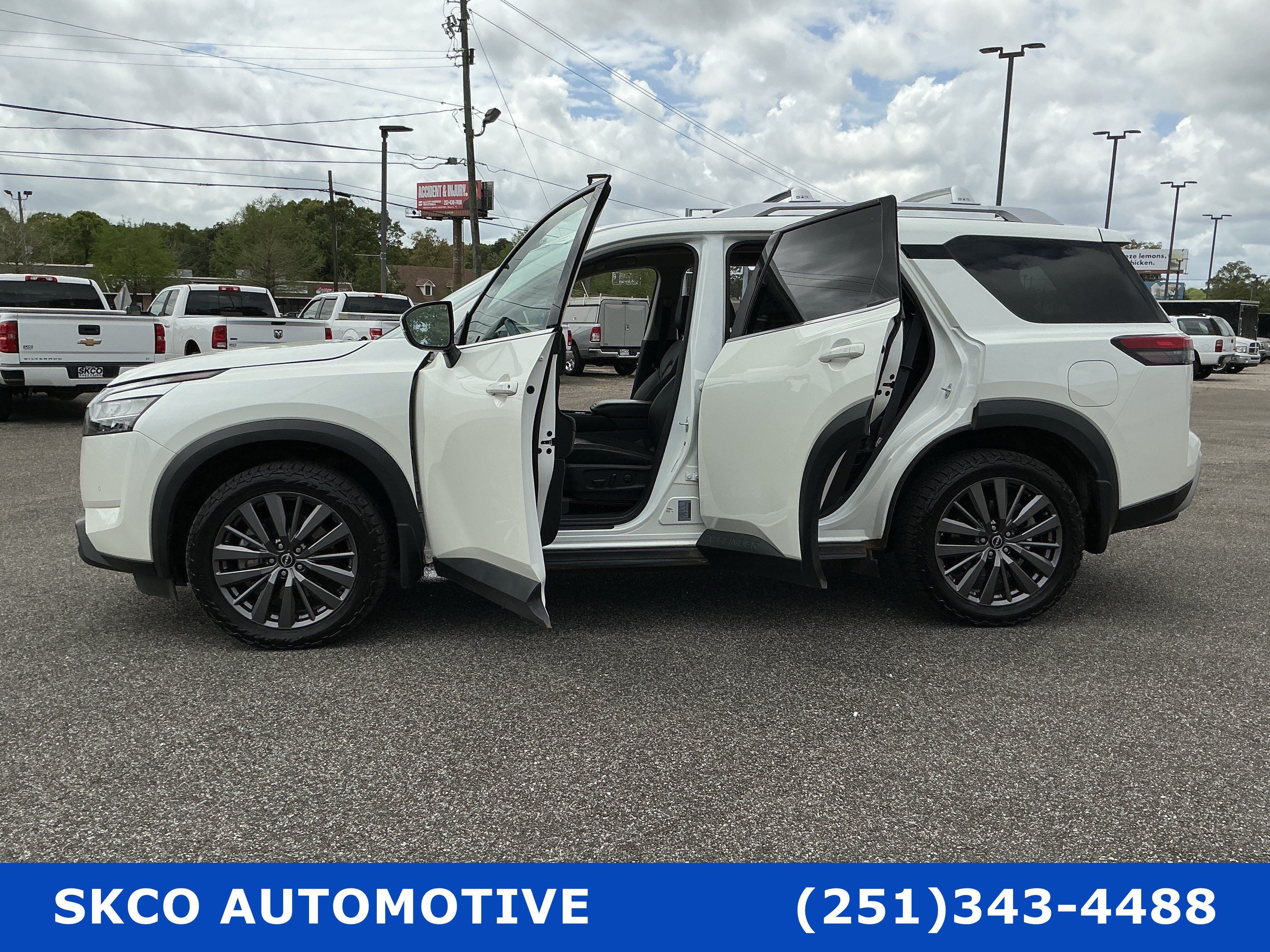 Used 2023 Nissan Pathfinder SL w/ SL Premium Package AWD/4WD image 31