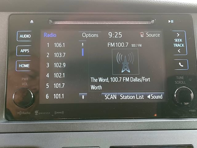 Used 2017 Toyota Sienna SE FWD image 14