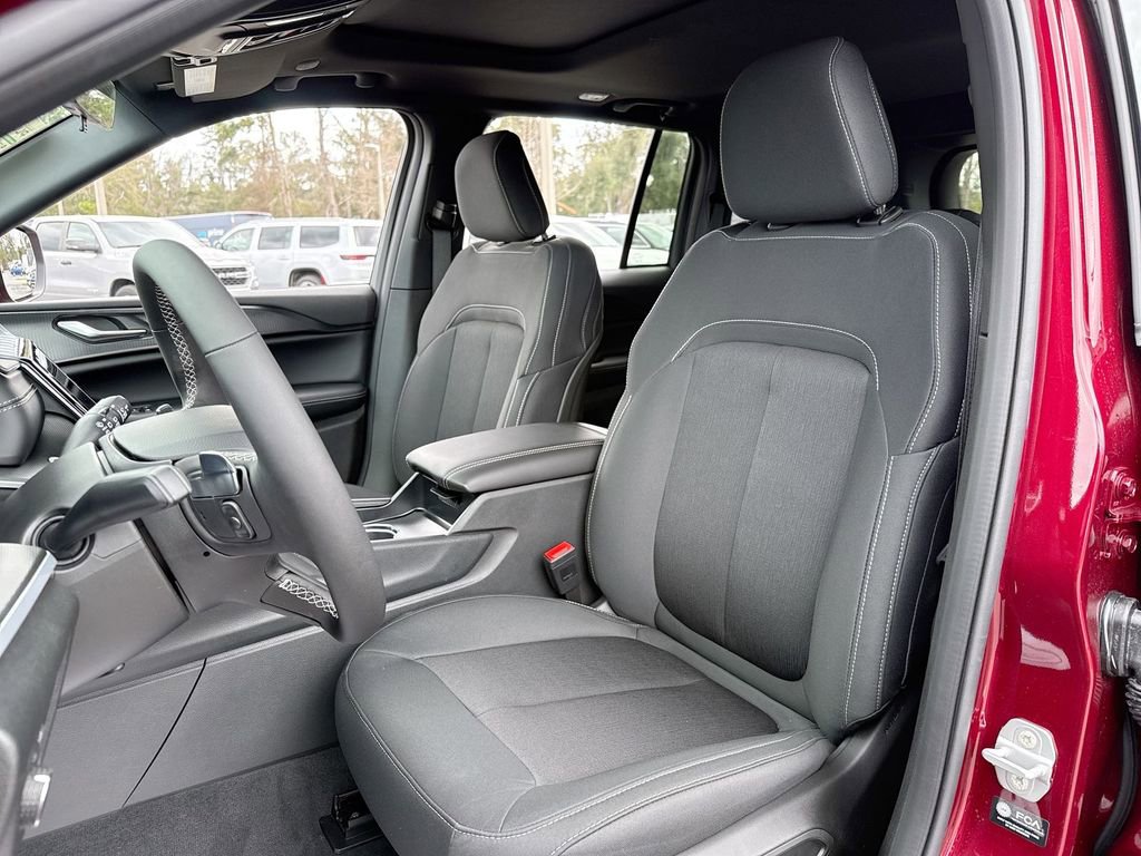 New 2026 Jeep Grand Cherokee Laredo image 11