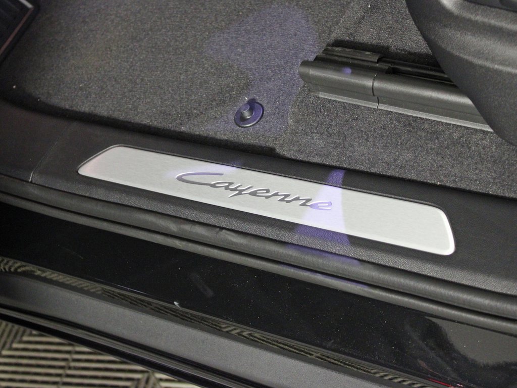 New 2026 Porsche Cayenne Coupe image 17