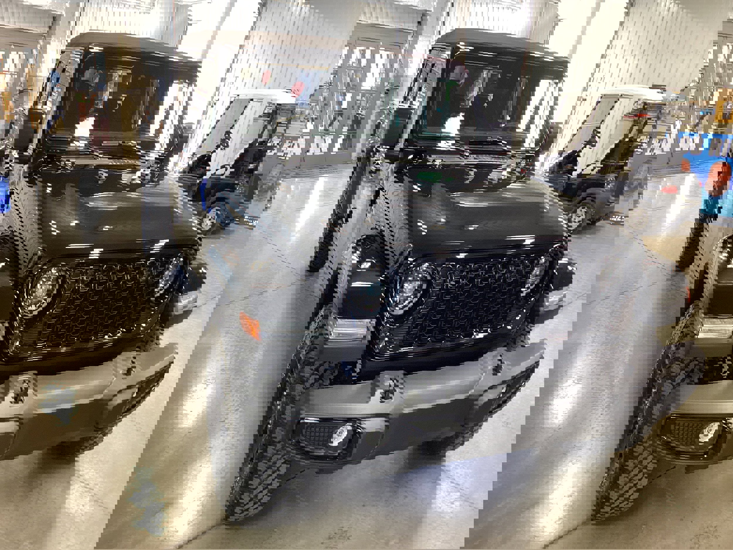 Used 2024 Jeep Gladiator Sport image 7