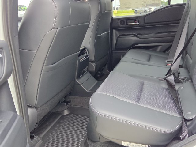 New 2027 Toyota Land Cruiser w/ Premium Package AWD/4WD image 8