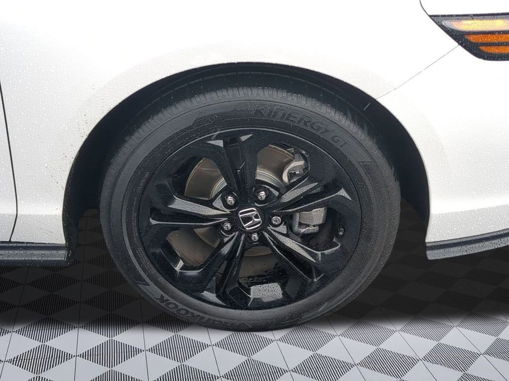 Used 2025 Honda Accord SE image 29