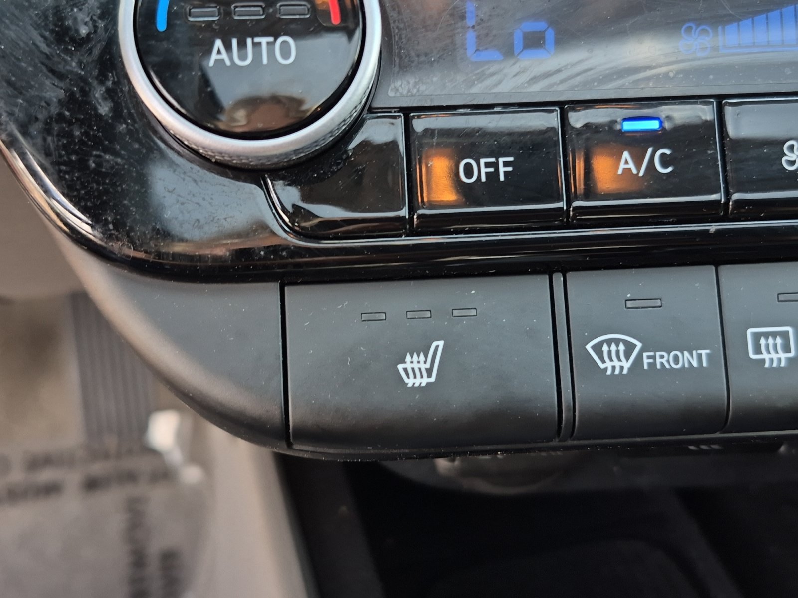 Used 2025 Hyundai Elantra SEL FWD image 31