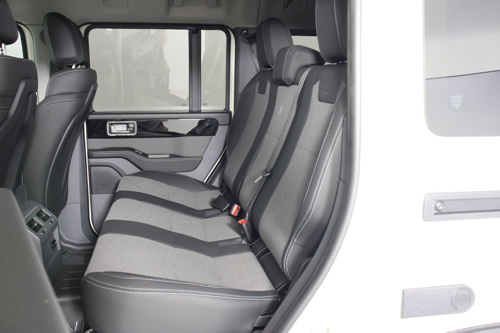 Used 2024 INEOS Grenadier AWD/4WD image 30