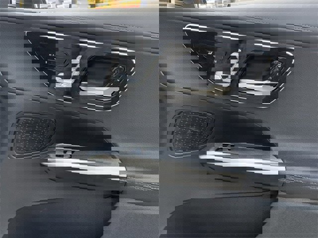 Used 2024 Mercedes-Benz GLC 300 image 25