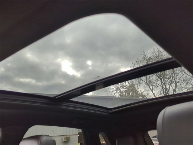 Certified 2022 Cadillac XT5 Premium Luxury w/ Technology Package image 18