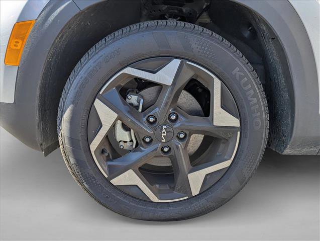 Used 2025 Kia Seltos EX w/ EX Sunroof Package image 9
