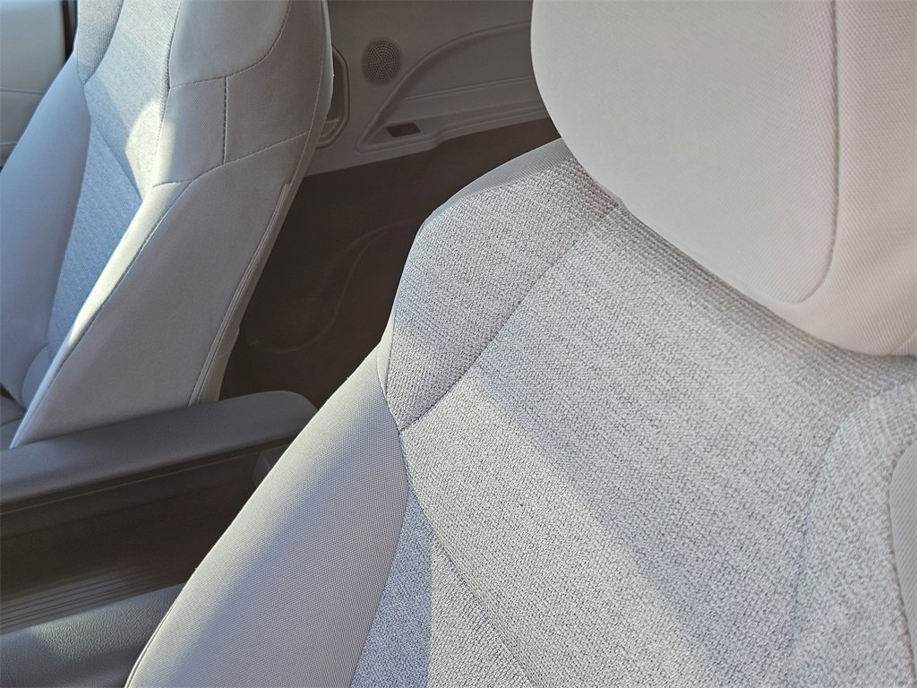 Used 2024 Toyota Sienna LE image 24