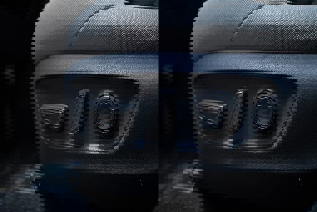 Used 2023 Toyota Venza LE image 22