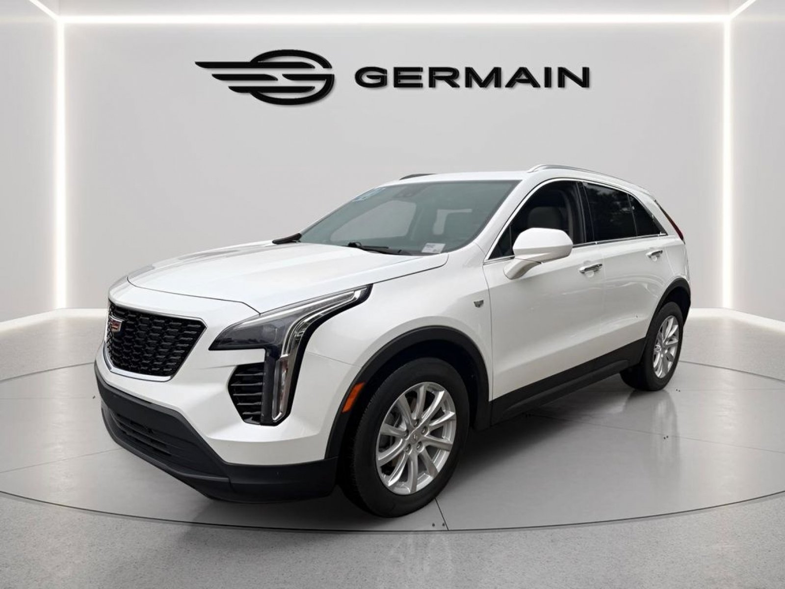 Used 2023 Cadillac XT4 Luxury w/ Driver Awareness Package FWD image 3