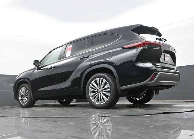 New 2026 Toyota Highlander Platinum AWD/4WD image 26