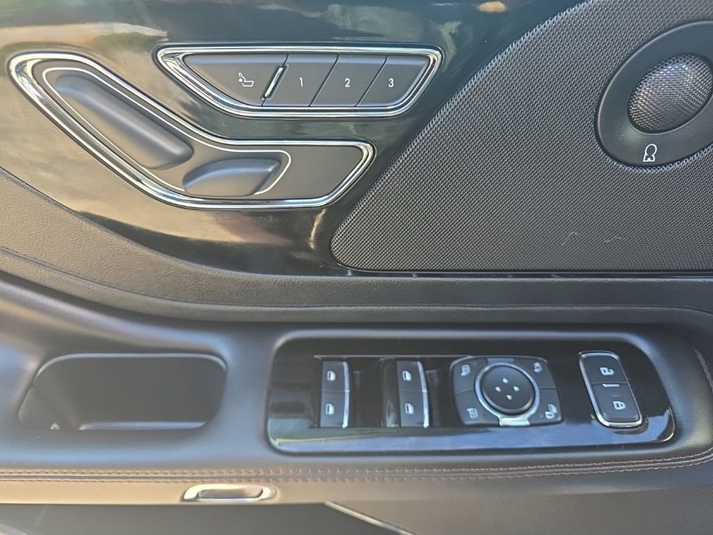 Used 2021 Lincoln Aviator Reserve w/ Equipment Group 201A image 25