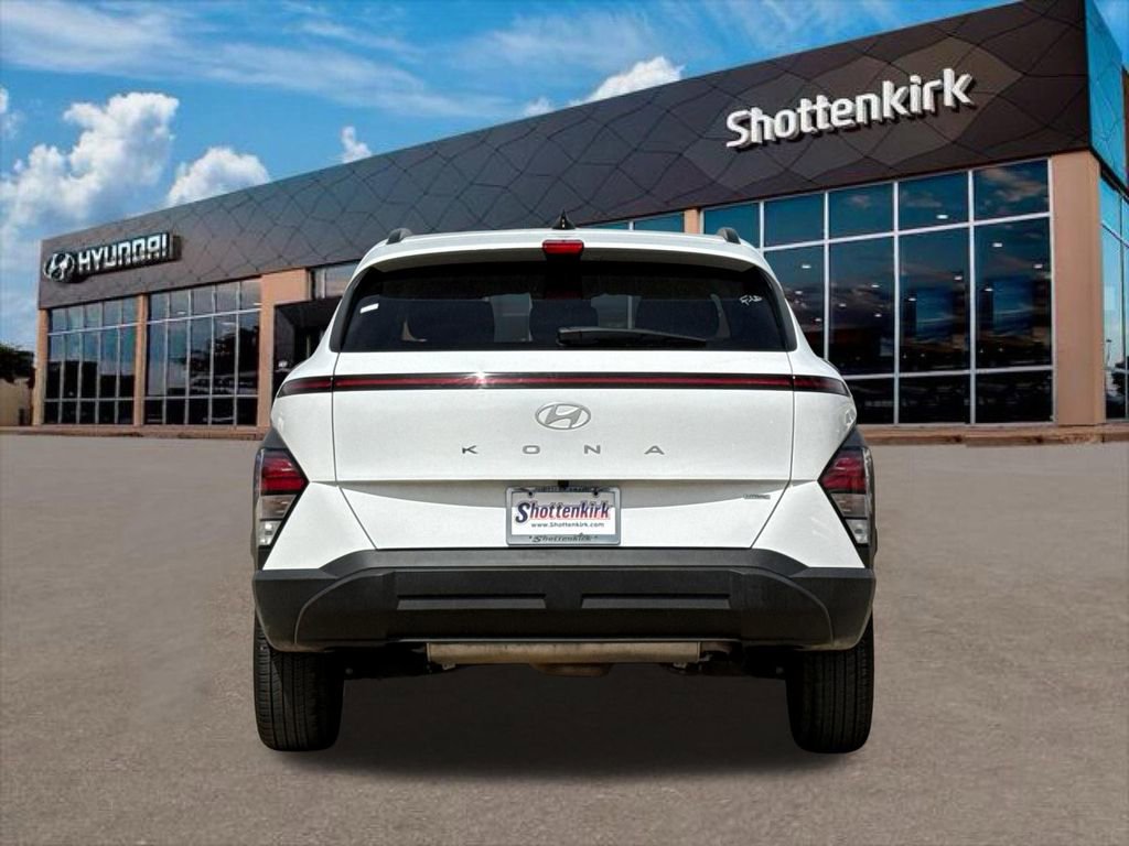 Used 2025 Hyundai Kona SEL image 6