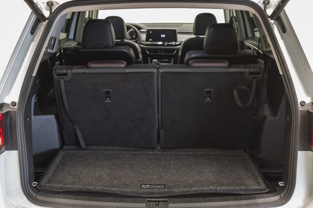 Used 2024 Volkswagen Atlas Peak Edition SEL AWD/4WD image 39