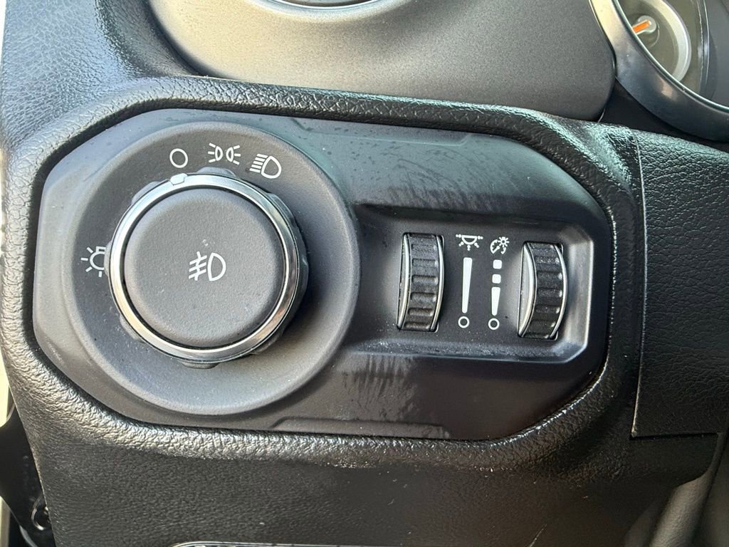 Used 2022 Jeep Wrangler Unlimited Sport image 27