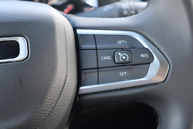 Used 2024 Jeep Compass Latitude AWD/4WD image 12