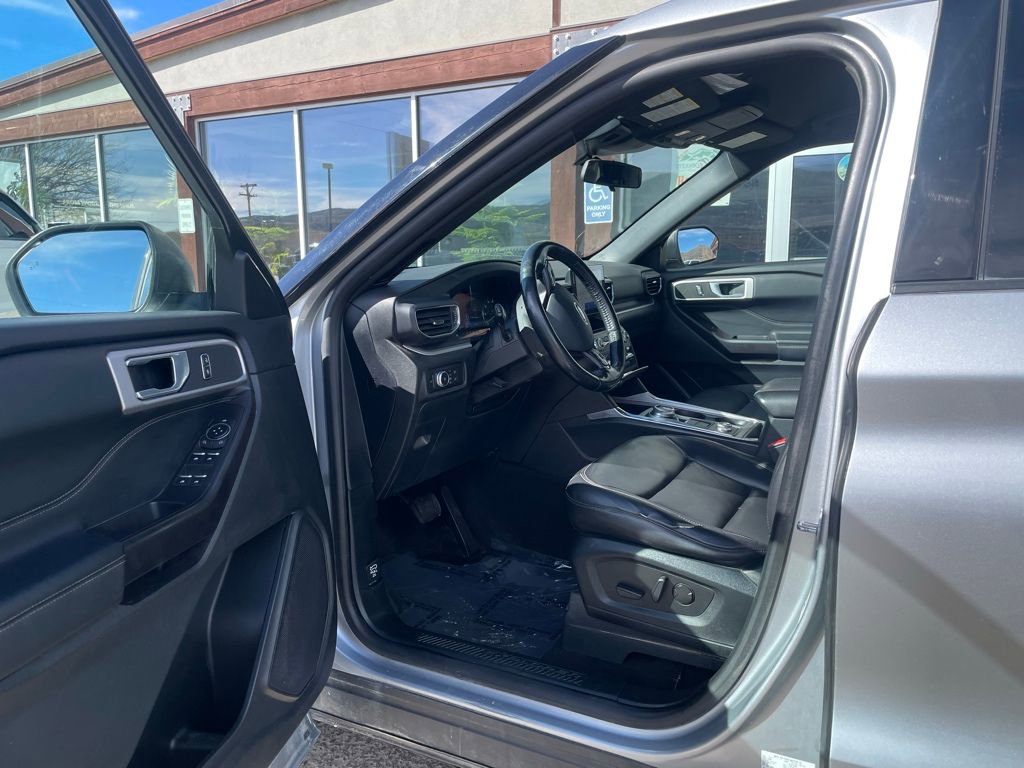 Used 2020 Ford Explorer XLT w/ Equipment Group 202A image 11