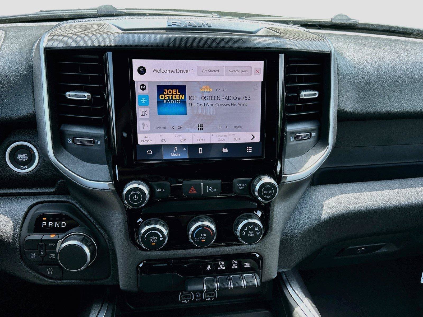 New 2026 RAM 1500 Express AWD/4WD image 24