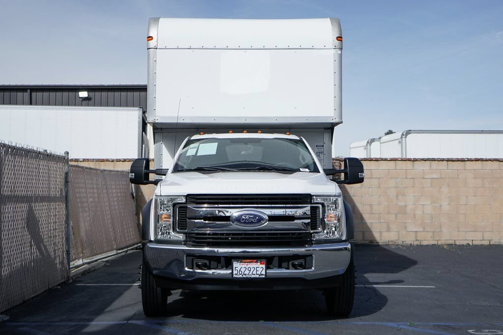 Used 2017 Ford F550 2WD Regular Cab Super Duty image 3