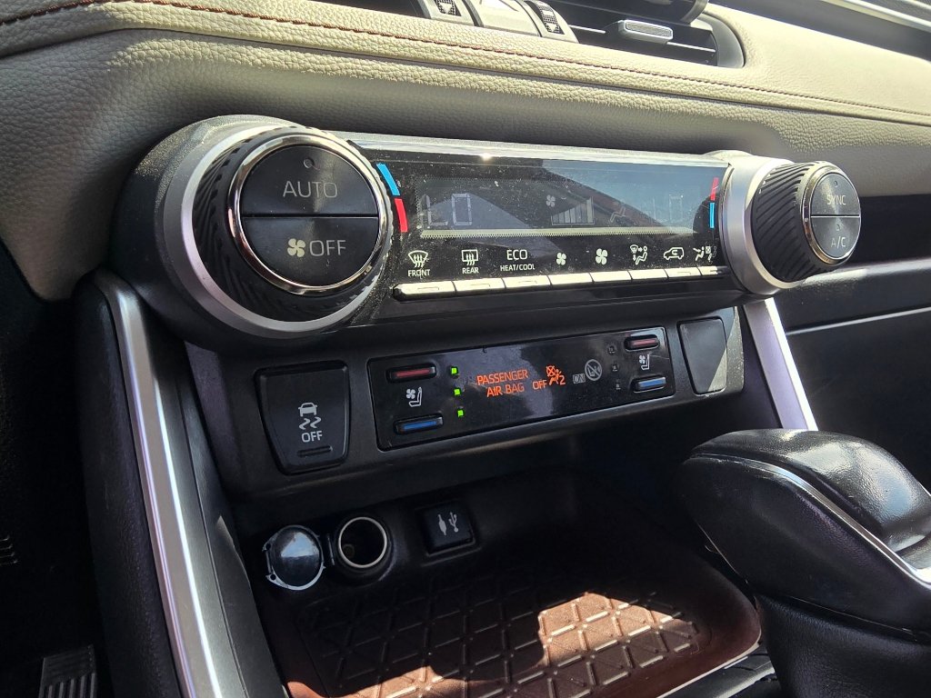 Used 2019 Toyota RAV4 Limited w/ Cold Weather Package AWD/4WD image 21