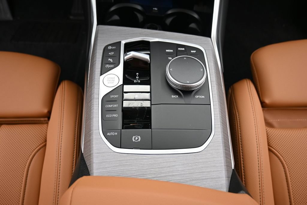 New 2026 BMW 330i xDrive Sedan w/ Convenience Package AWD/4WD image 14
