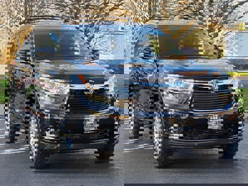 Used 2015 Toyota Highlander Limited Platinum image 2
