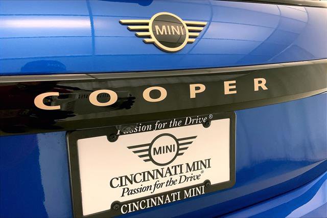 Certified 2025 MINI Cooper 2-Door Hardtop image 30