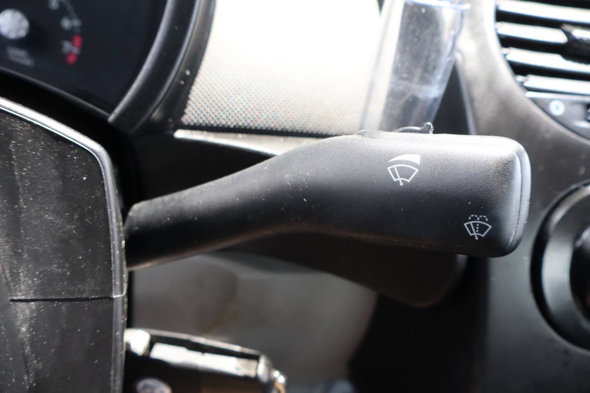 Used 2003 Volkswagen Beetle GL FWD image 28