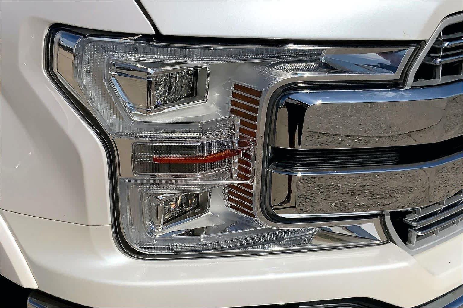 Used 2019 Ford F150 Lariat w/ Equipment Group 502A Luxury AWD/4WD image 28
