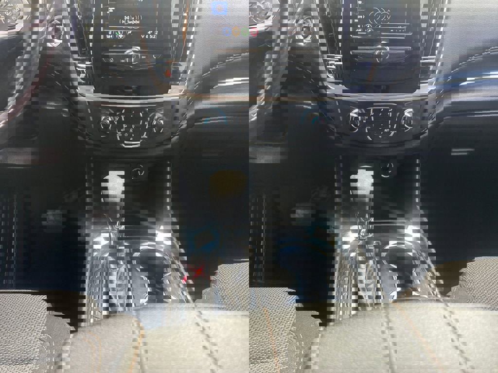 Used 2021 Chevrolet Traverse LT image 13