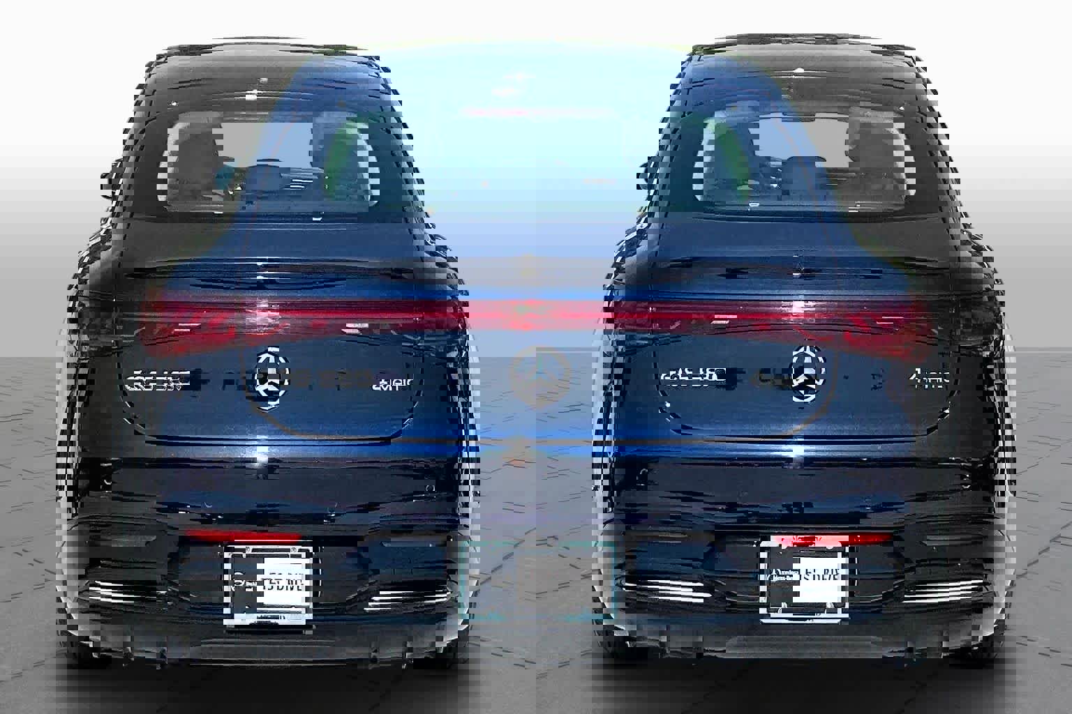 Used 2023 Mercedes-Benz EQS 580 4MATIC Sedan image 4