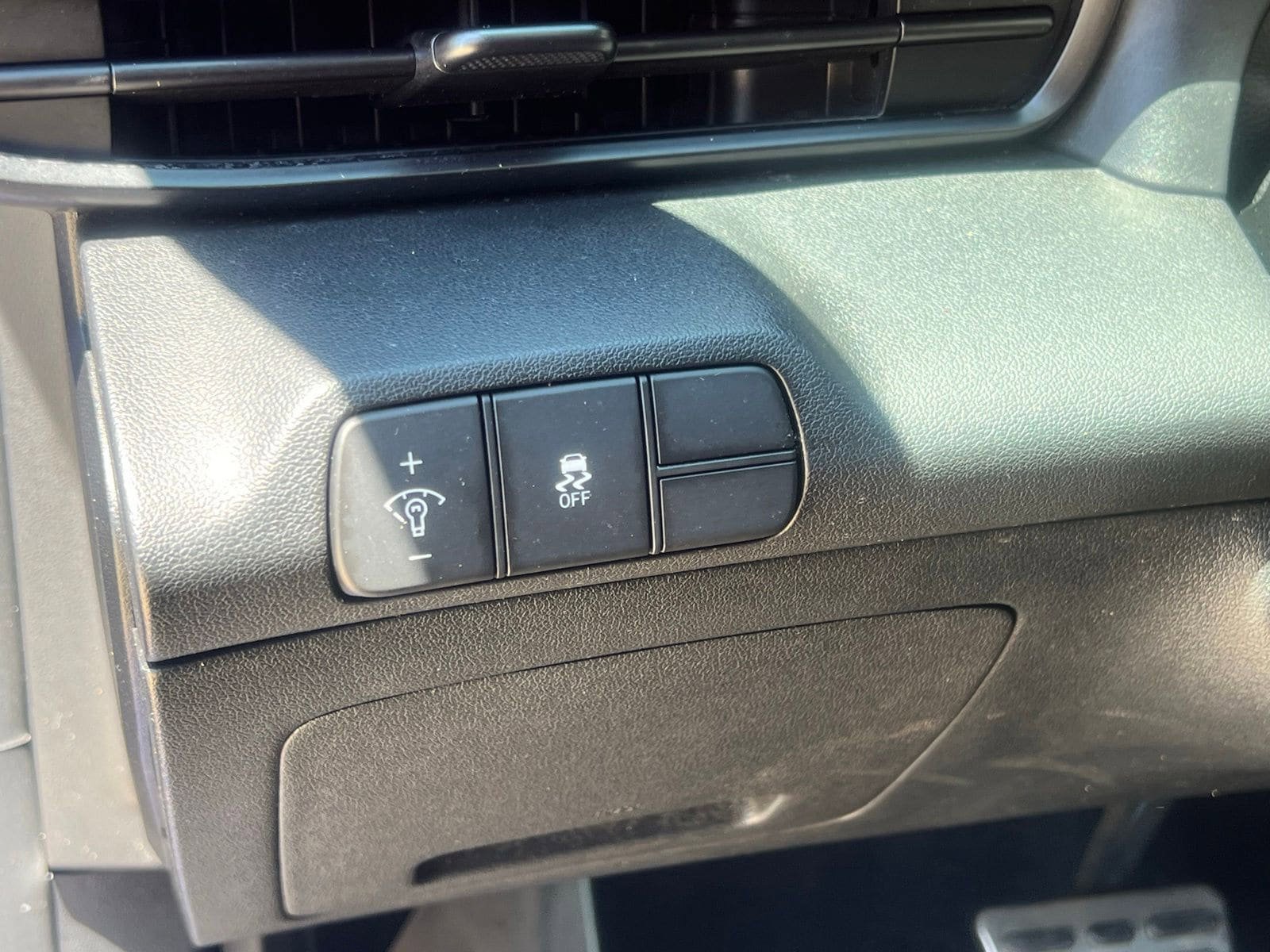 Used 2025 Hyundai Elantra Sport FWD image 25