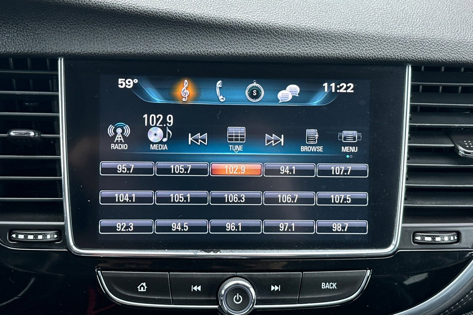 Used 2020 Buick Encore Preferred image 24