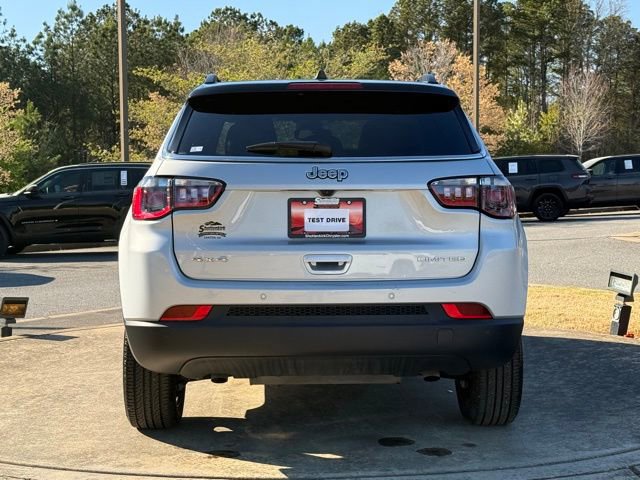 Used 2025 Jeep Compass Limited image 6