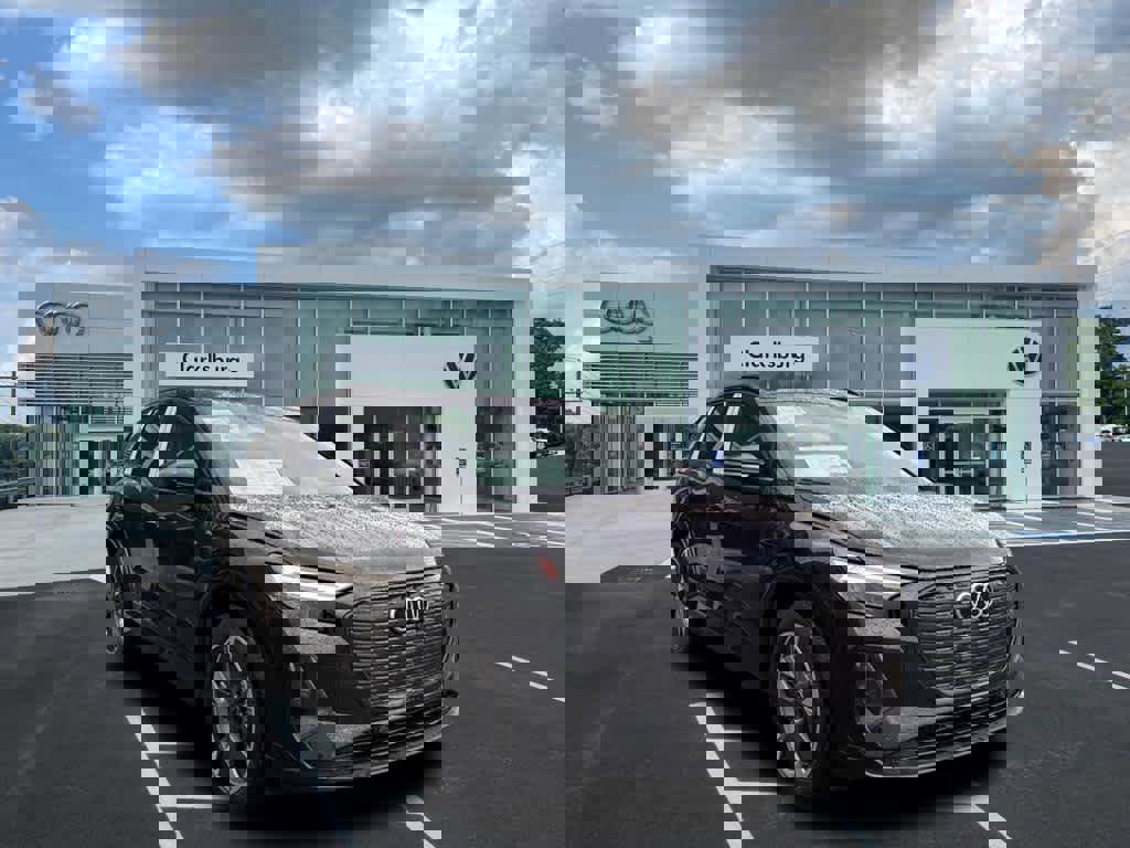 New 2025 Audi Q4 e-tron Premium image 4