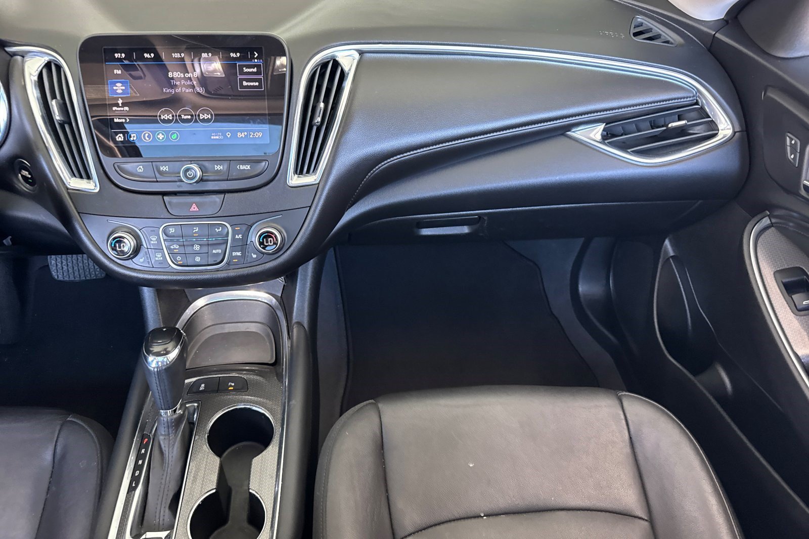 Used 2019 Chevrolet Malibu Hybrid w/ Leather Package FWD image 31