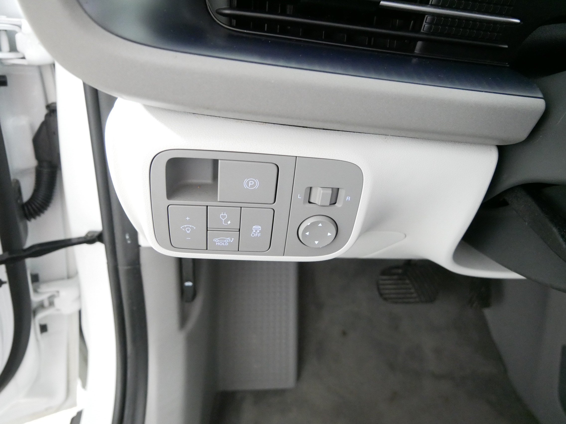 Used 2024 Hyundai Ioniq 6 SEL AWD/4WD image 26