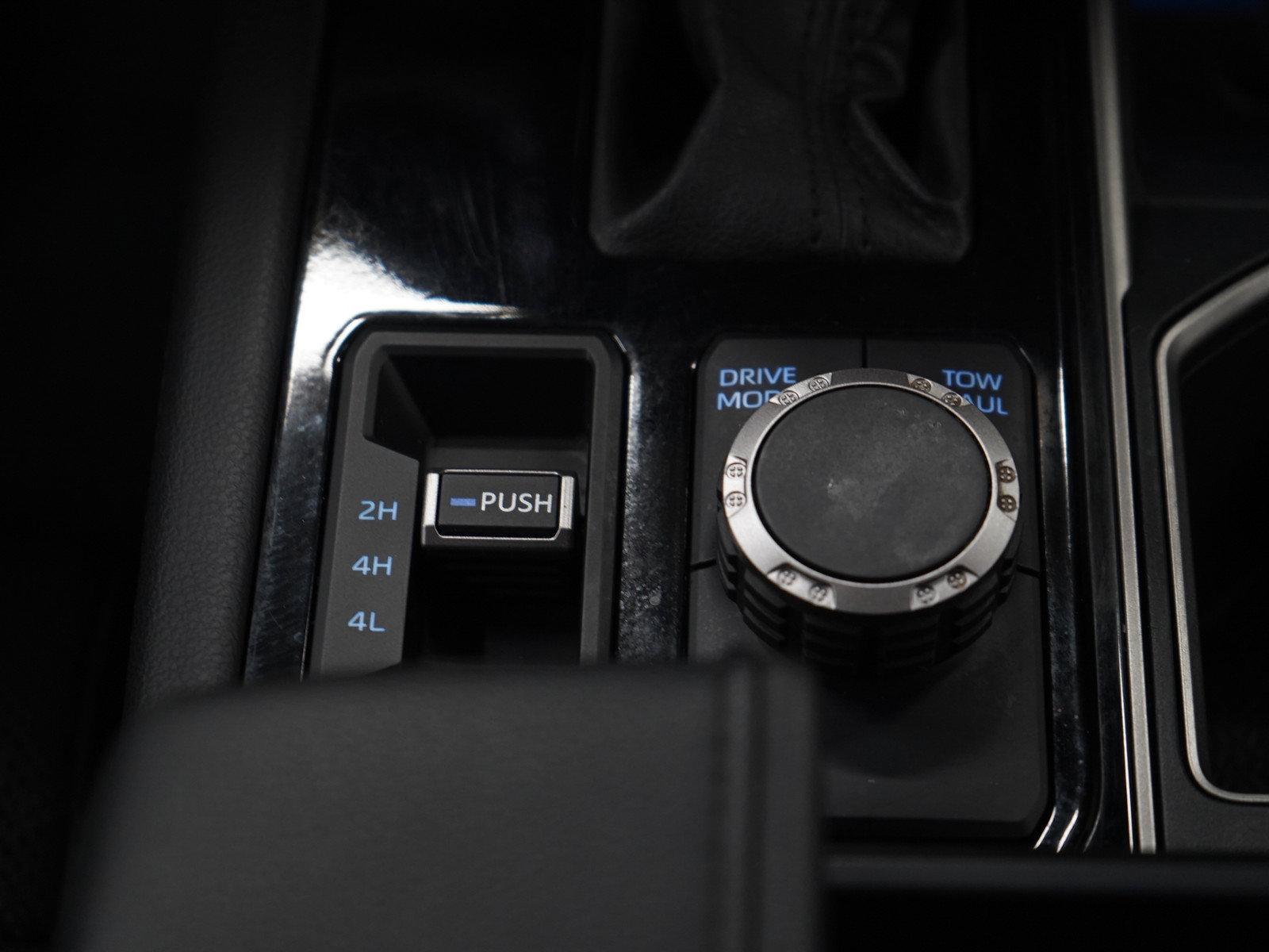 Used 2022 Toyota Tundra Limited AWD/4WD image 21