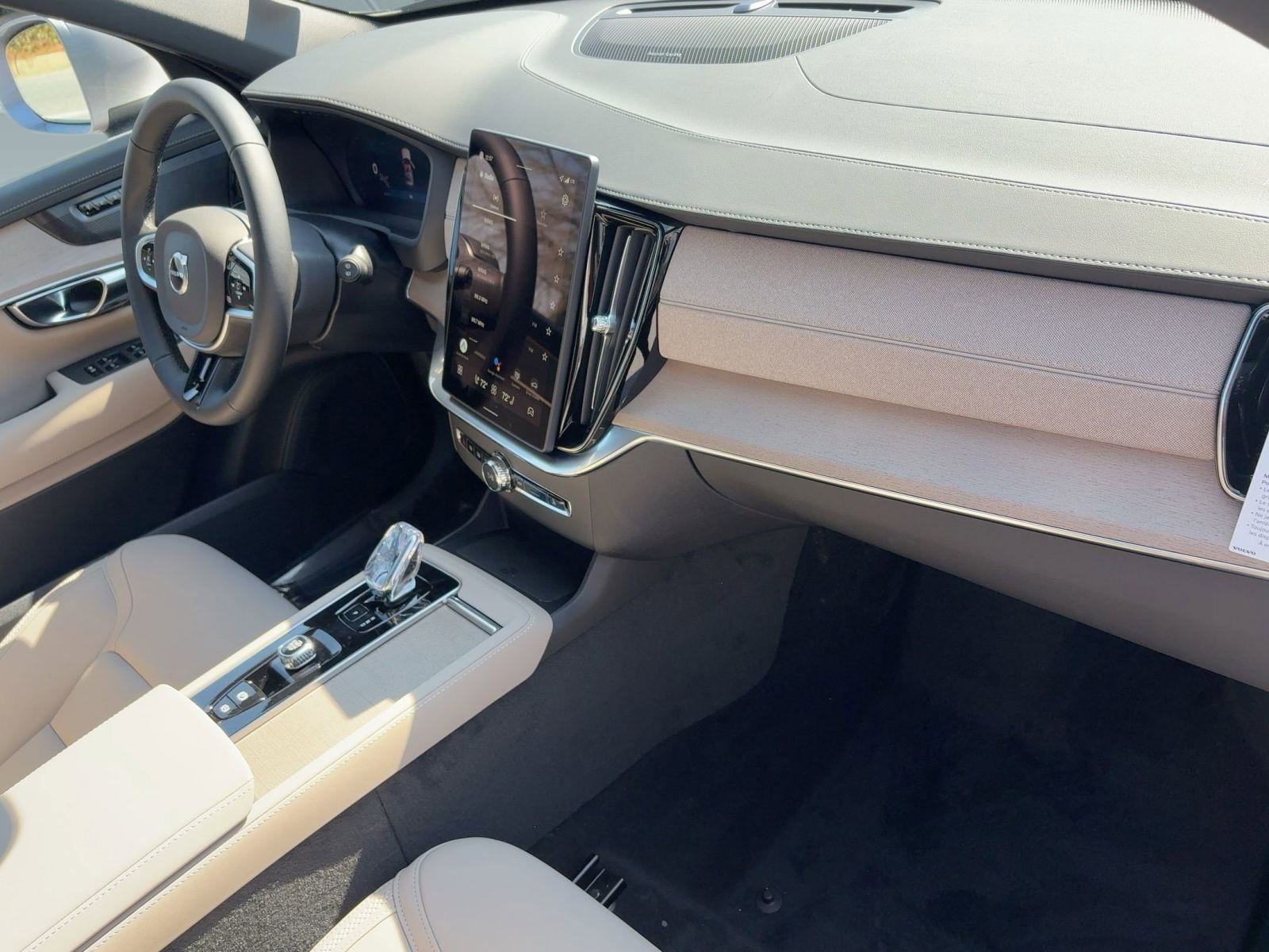 New 2026 Volvo XC90 B6 Plus w/ Protection Package image 31