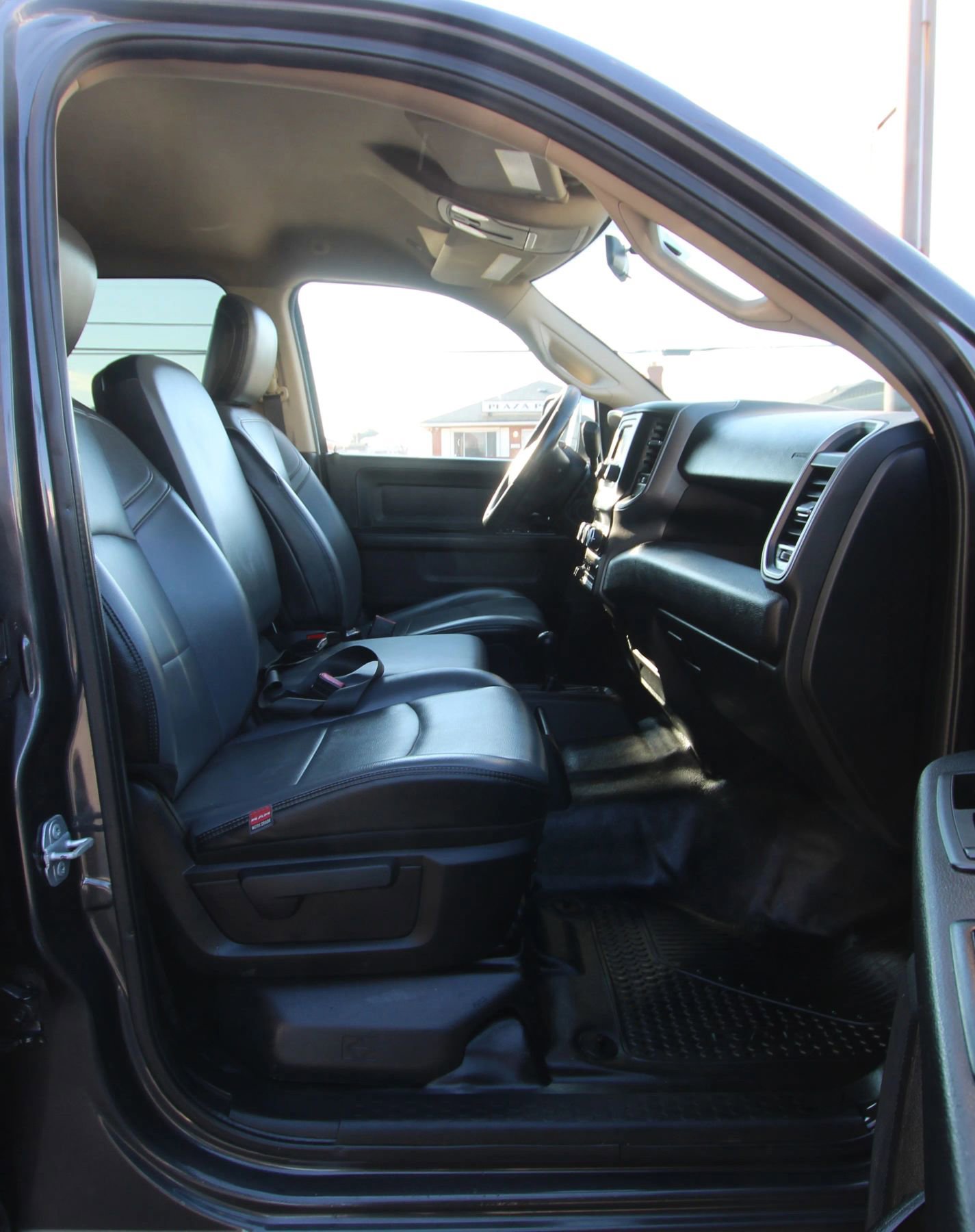 Used 2019 RAM 3500 Tradesman w/ Chrome Appearance Group AWD/4WD image 10