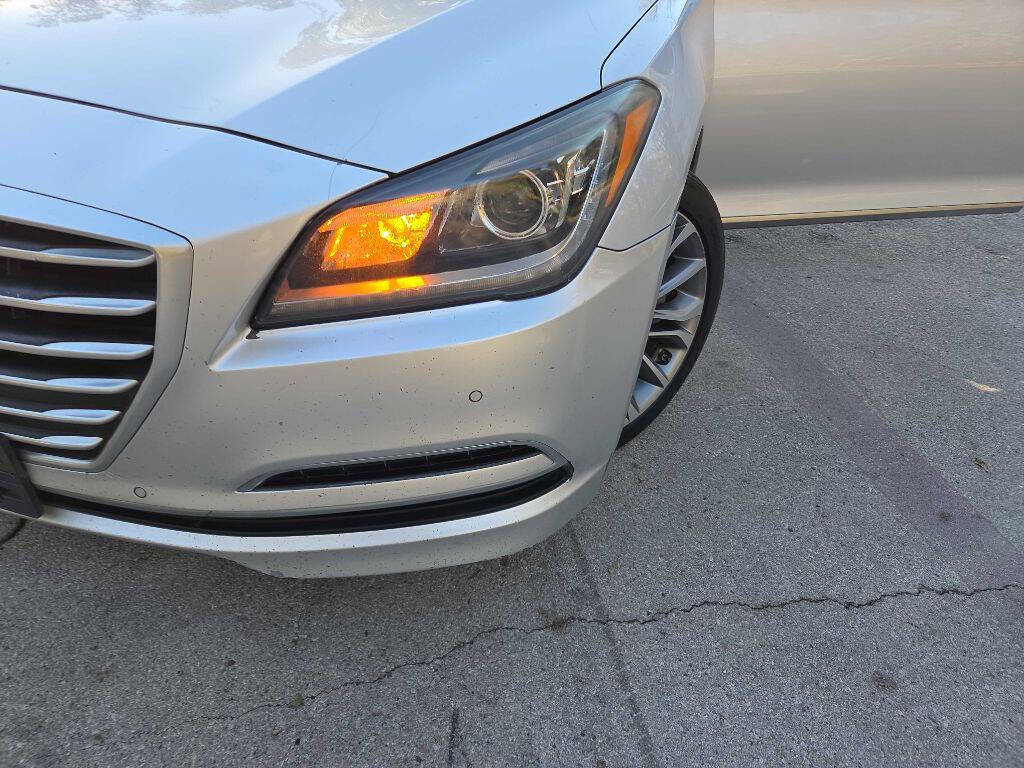 Used 2015 Hyundai Genesis 3.8 w/ Option Group 03 image 11