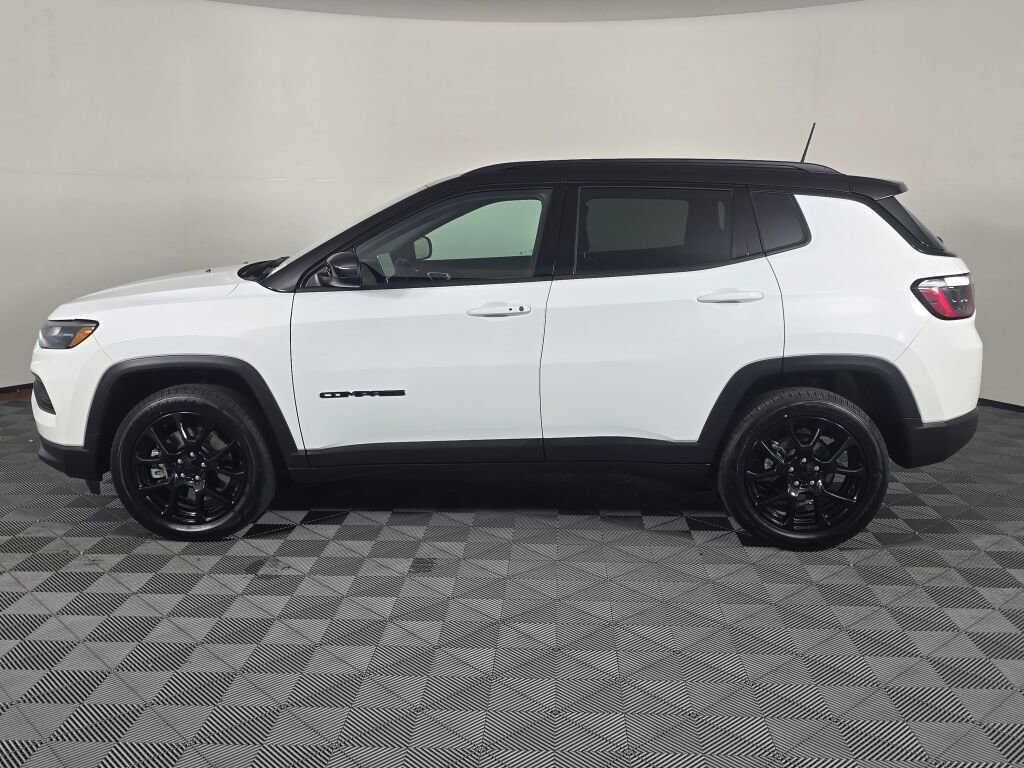 Used 2023 Jeep Compass Altitude image 6