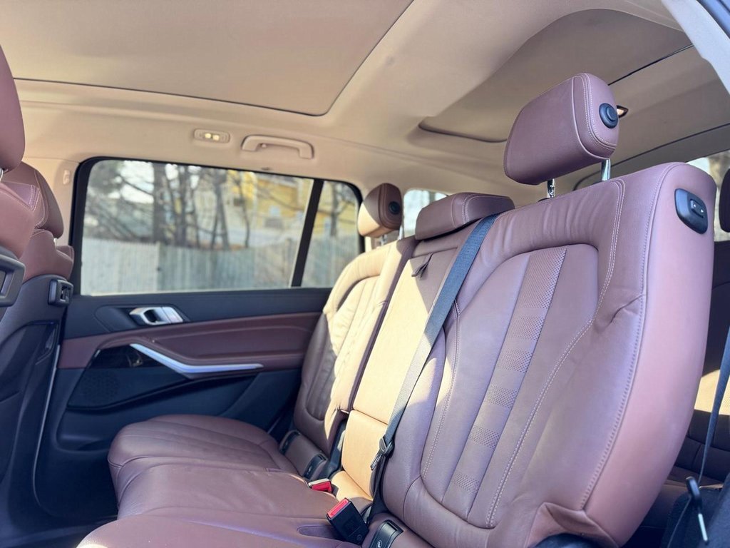 Used 2021 BMW X7 xDrive40i w/ Parking Assistance Package image 21